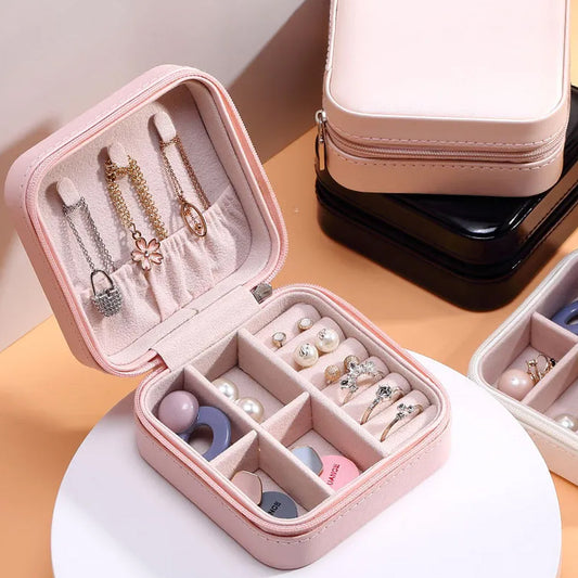 Jewellery Box For Women Mini Portable Jewelry Box Organiser pu Leather Jewlery Display Holder Small Travel Jewellery Box For Girls Women Mother Daughte Travel Ring Pendant Earring Necklace Storage Case