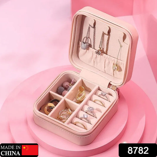 Jewellery Box For Women Mini Portable Jewelry Box Organiser pu Leather Jewlery Display Holder Small Travel Jewellery Box For Girls Women Mother Daughte Travel Ring Pendant Earring Necklace Storage Case